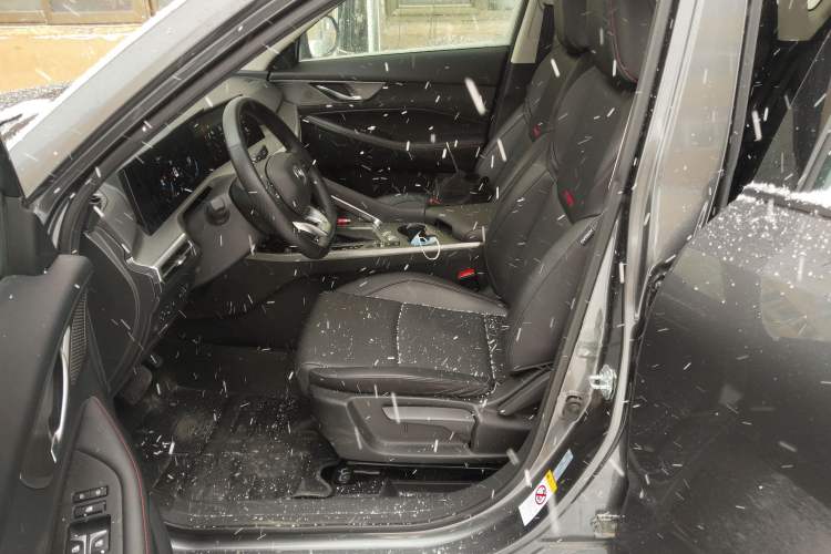 Used CHANGAN CS35PLUS 2021 Revised Version Blue Whale NE 1.4T DCT Luxury Edition Left Front Seat