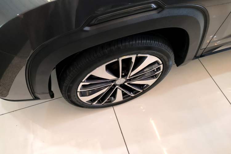 Used CHANGAN CS35PLUS 2021 Blue Whale NE 1.4T DCT Prestige Model Left Front Wheel Hub