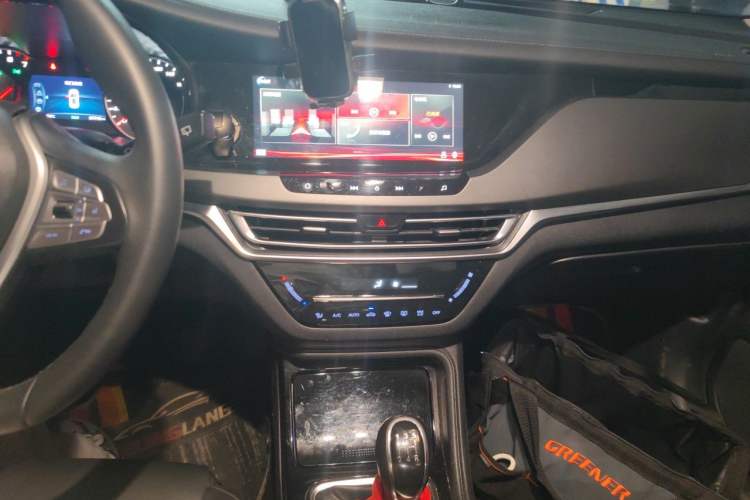 Used CHANGAN CS35PLUS 2021 Revised Version Glory Million Edition 1.6L Manual Luxury Edition Audio And AC Panel