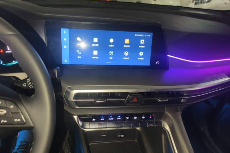 Used CHANGAN CS35PLUS 2021 Revised Version Blue Whale NE 1.4T DCT Luxury Edition Audio And AC Panel