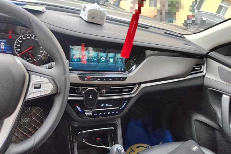 Used CHANGAN CS35PLUS 2021 Honor Million Edition 1.6L Manual Luxury Model Audio And AC Panel