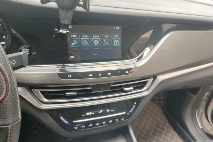 Used CHANGAN CS35PLUS 2021 Honor Million Edition 1.6L CVT Elite Model Audio And AC Panel