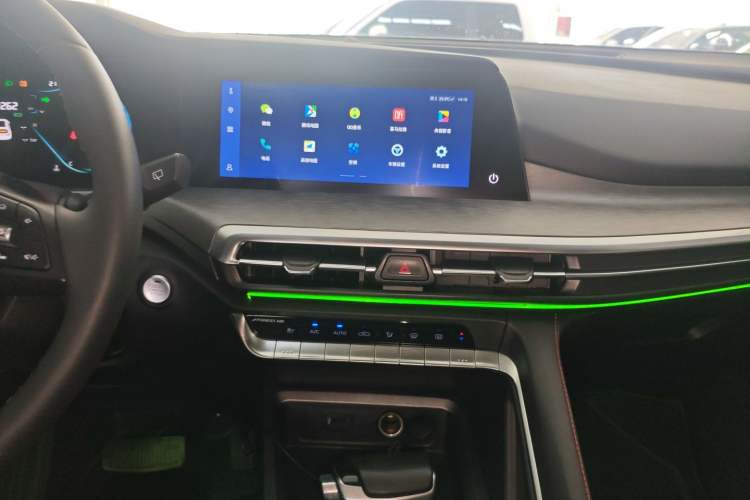 Used CHANGAN CS35PLUS 2021 Revised Version Blue Whale NE 1.4T DCT Luxury Edition Audio And AC Panel