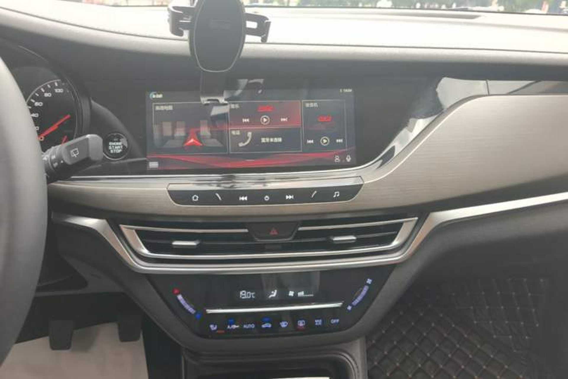 Used CHANGAN CS35PLUS 2021 Honor Million Edition 1.6L Manual Luxury Model Audio And AC Panel