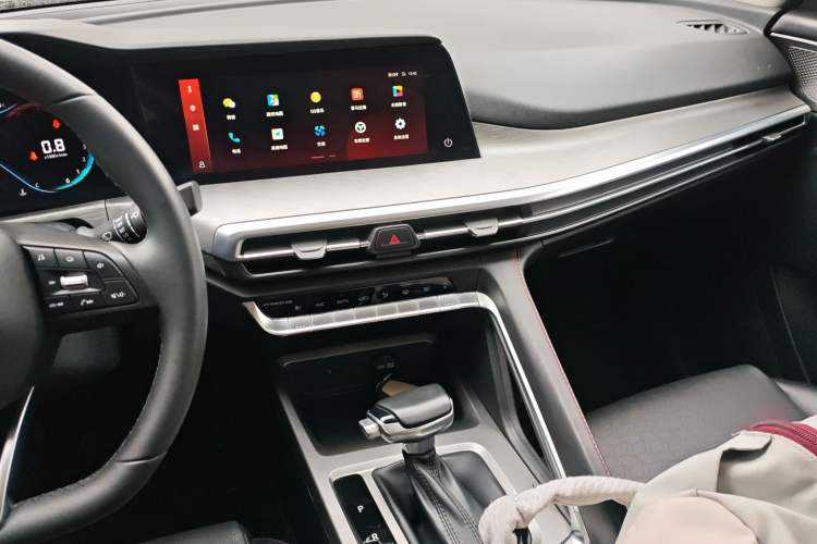 Used CHANGAN CS35PLUS 2021 Revised Version Blue Whale NE 1.4T DCT Luxury Edition Audio And AC Panel
