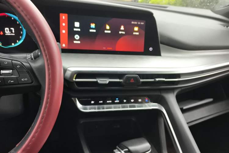Used CHANGAN CS35PLUS 2021 Revised Version Blue Whale NE 1.4T DCT Luxury Edition Audio And AC Panel