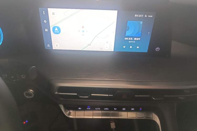 Used CHANGAN CS35PLUS 2021 Revised Version Blue Whale NE 1.4T DCT Luxury Edition Audio And AC Panel