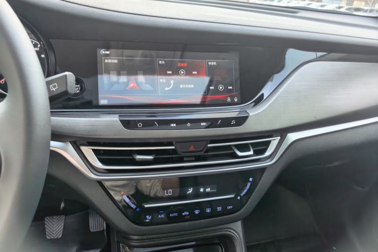 Used CHANGAN CS35PLUS 2021 Honor Million Edition 1.6L Manual Luxury Model Audio And AC Panel