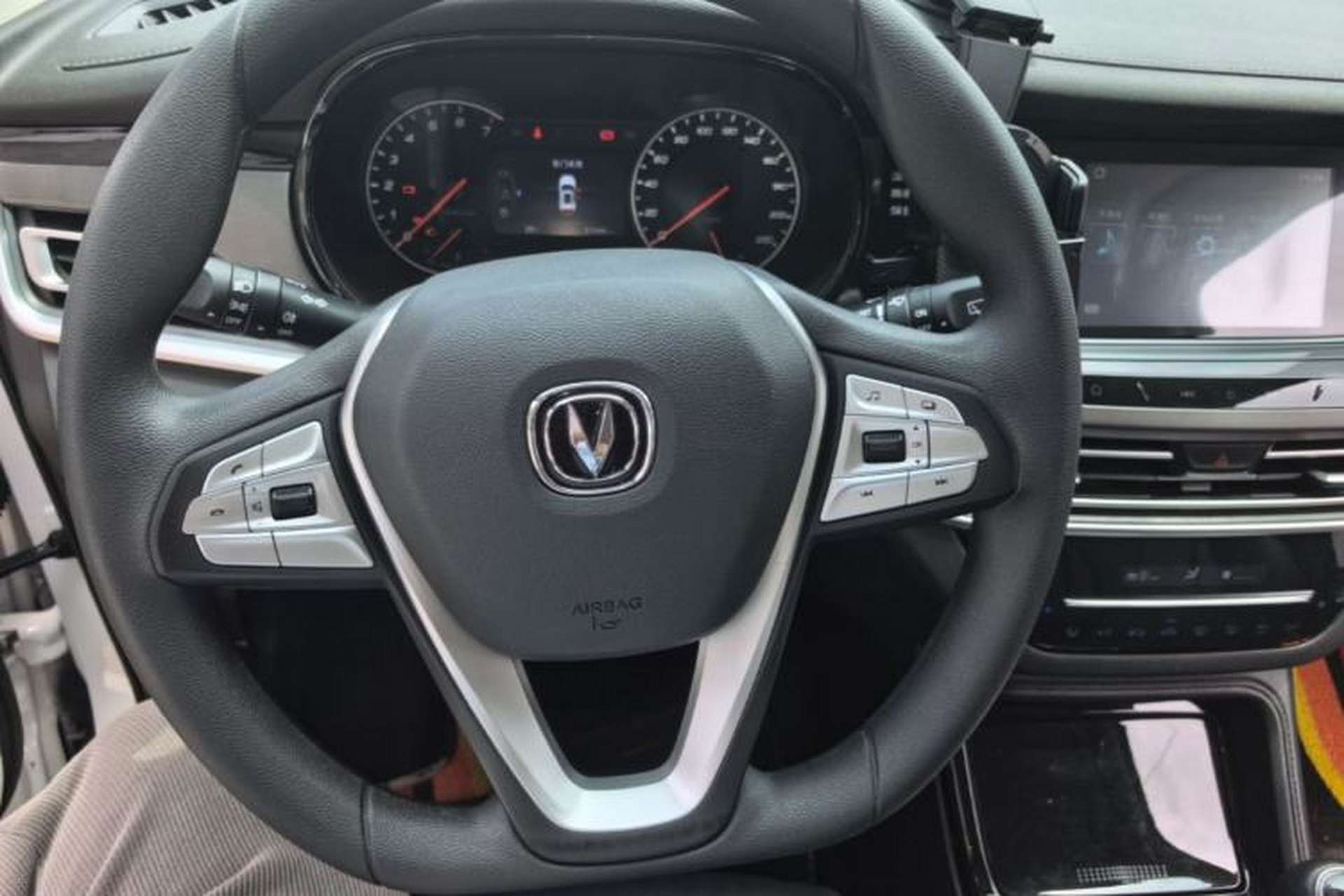 Used CHANGAN CS35PLUS 2021 Honor Million Edition 1.6L Manual Elite Model Center Console