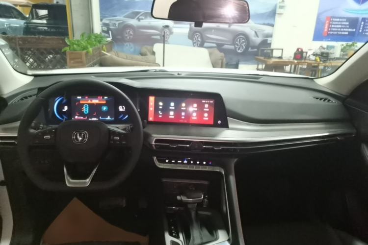 Used CHANGAN CS35PLUS 2021 Blue Whale NE 1.4T DCT Prestige Model Center Console