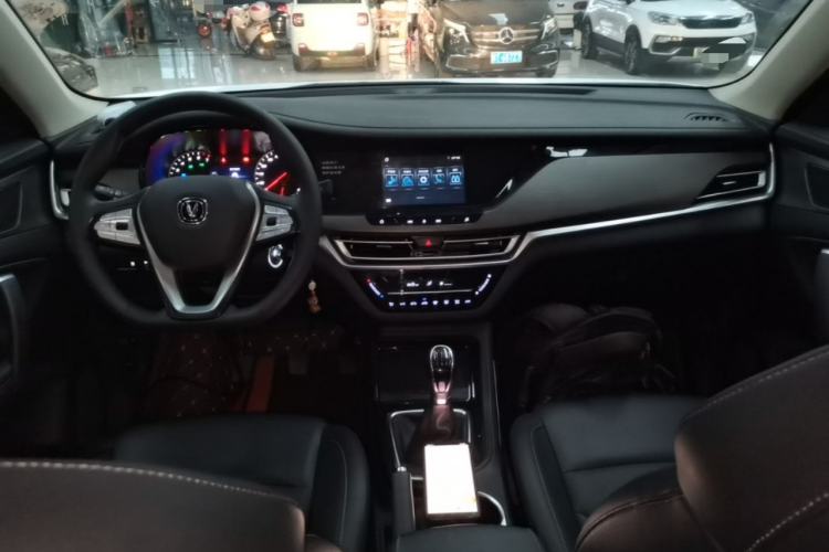 Used CHANGAN CS35PLUS 2021 Honor Million Edition 1.6L Manual Elite Model Center Console