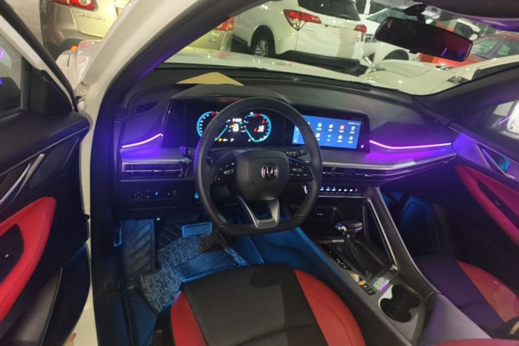 Used CHANGAN CS35PLUS 2021 Revised Version Blue Whale NE 1.4T DCT Luxury Edition Center Console