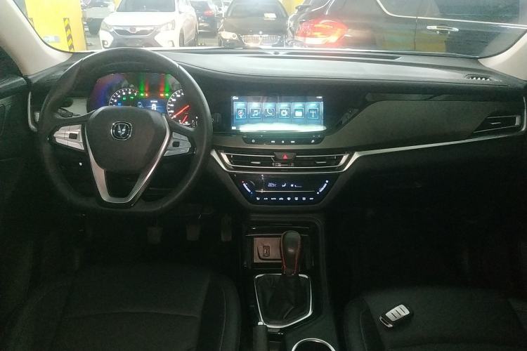 Used CHANGAN CS35PLUS 2021 Honor Million Edition 1.6L Manual Luxury Model Center Console