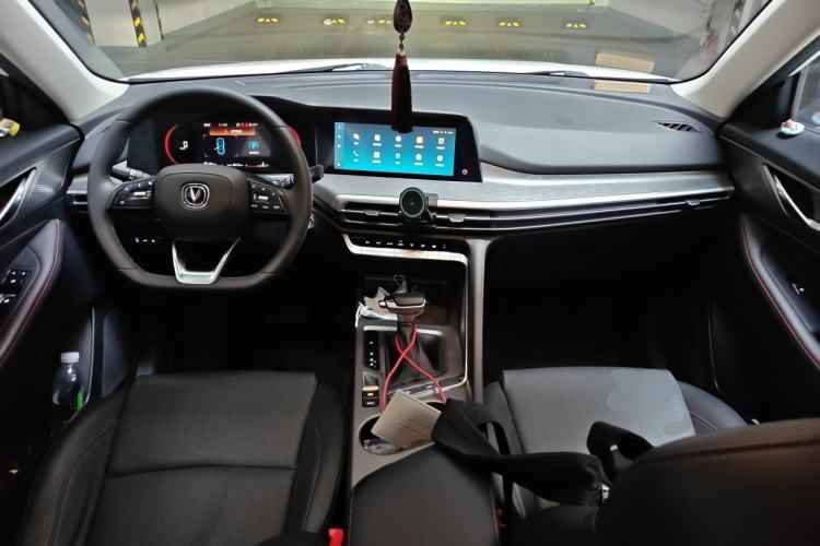 Used CHANGAN CS35PLUS 2021 Revised Version Blue Whale NE 1.4T DCT Prestige Edition Center Console