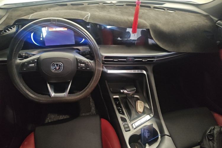Used CHANGAN CS35PLUS 2021 Revised Version Blue Whale NE 1.4T DCT Prestige Edition Center Console