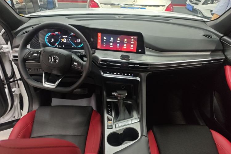 Used CHANGAN CS35PLUS 2021 Blue Whale NE 1.4T DCT Luxury Model Center Console