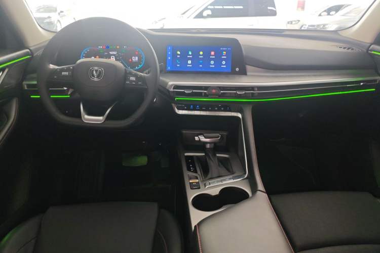 Used CHANGAN CS35PLUS 2021 Revised Version Blue Whale NE 1.4T DCT Luxury Edition Center Console