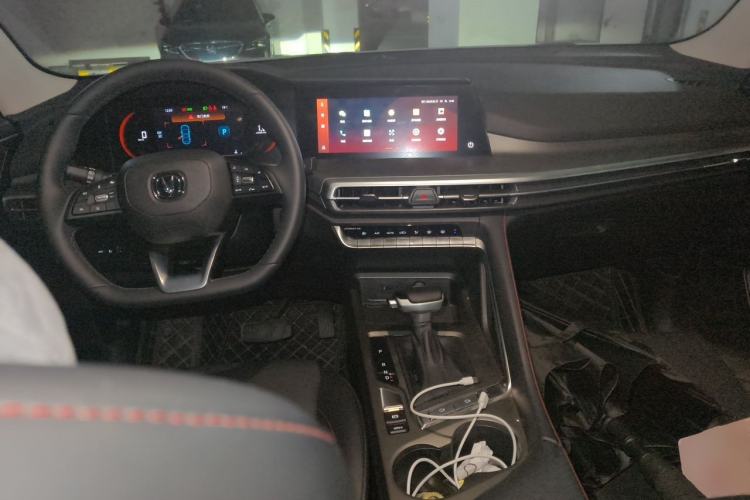 Used CHANGAN CS35PLUS 2021 Blue Whale NE 1.4T DCT Prestige Model Center Console