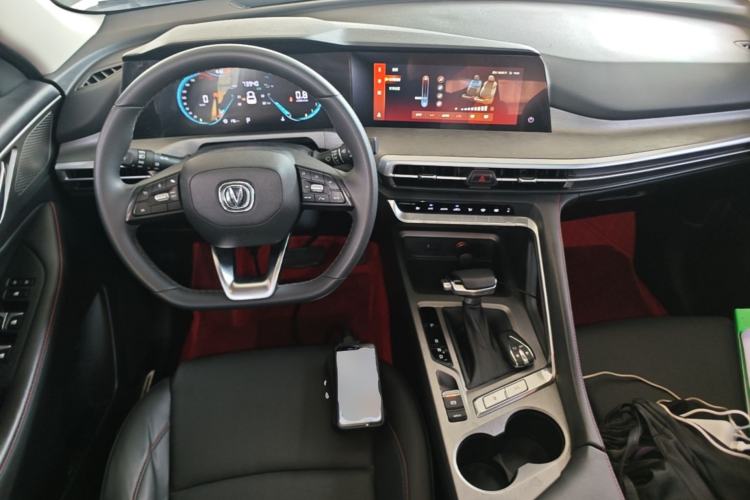 Used CHANGAN CS35PLUS 2021 Revised Version Blue Whale NE 1.4T DCT Luxury Edition Center Console