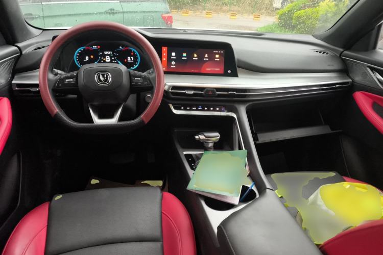 Used CHANGAN CS35PLUS 2021 Revised Version Blue Whale NE 1.4T DCT Luxury Edition Center Console