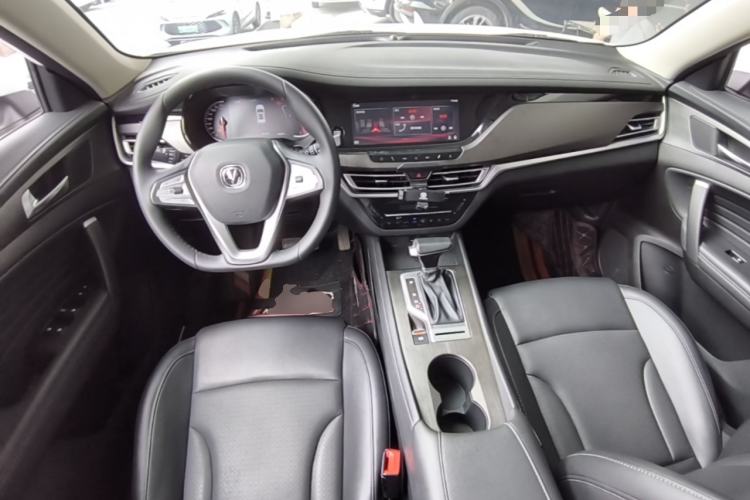 Used CHANGAN CS35PLUS 2021 Honor Million Edition 1.6L CVT Luxury Model Center Console