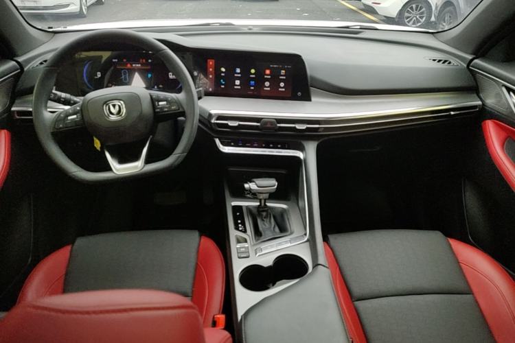 Used CHANGAN CS35PLUS 2021 Blue Whale NE 1.4T DCT Prestige Model Center Console