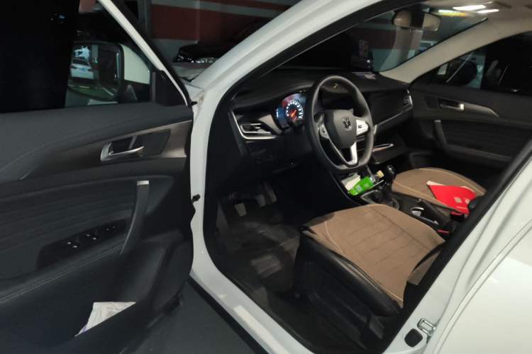 Used CHANGAN CS35PLUS 2021 Honor Million Edition 1.6L Manual Luxury Model Driver Seat