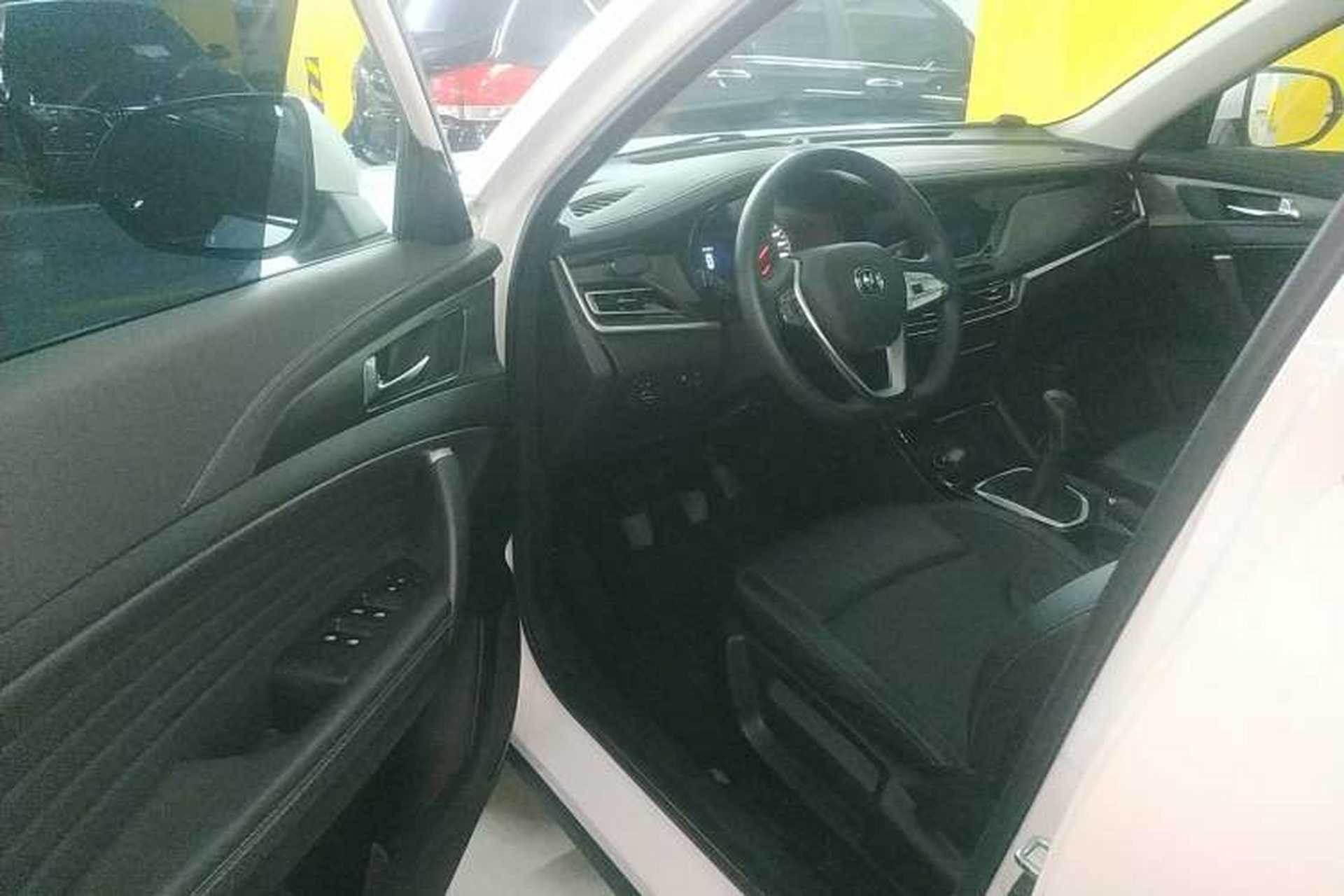 Used CHANGAN CS35PLUS 2021 Honor Million Edition 1.6L Manual Luxury Model Driver Seat