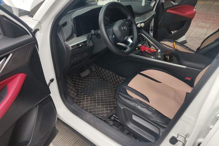 Used CHANGAN CS35PLUS 2021 Revised Version Blue Whale NE 1.4T DCT Luxury Edition Driver Seat