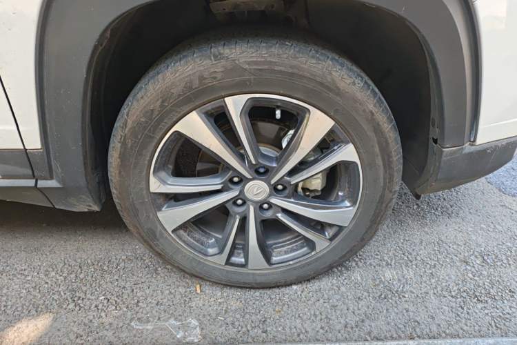 Used CHANGAN CS35PLUS 2021 Revised Version Glory Million Edition 1.6L Manual Luxury Edition Exterior 1