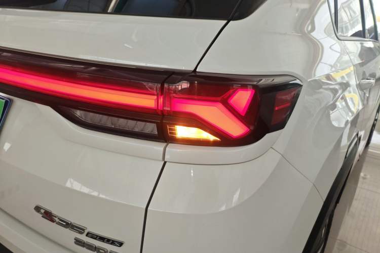 Used CHANGAN CS35PLUS 2021 Revised Version Blue Whale NE 1.4T DCT Luxury Edition Exterior 3