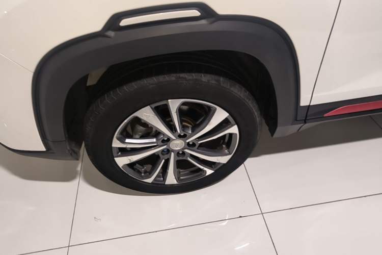 Used CHANGAN CS35PLUS 2021 Revised Version Blue Whale NE 1.4T DCT Luxury Edition Exterior 4