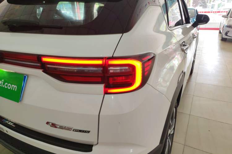 Used CHANGAN CS35PLUS 2021 Honor Million Edition 1.6L CVT Luxury Model Exterior 6