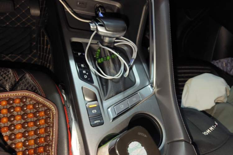 Used CHANGAN CS35PLUS 2021 Revised Version Blue Whale NE 1.4T DCT Prestige Edition Gear Lever