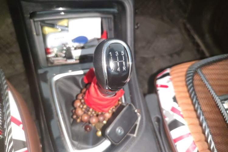 Used CHANGAN CS35PLUS 2021 Honor Million Edition 1.6L Manual Luxury Model Gear Lever