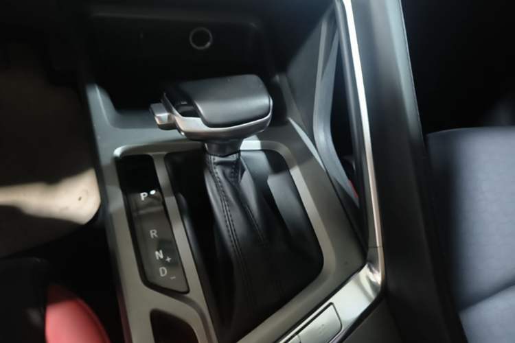 Used CHANGAN CS35PLUS 2021 Revised Version Blue Whale NE 1.4T DCT Luxury Edition Gear Lever
