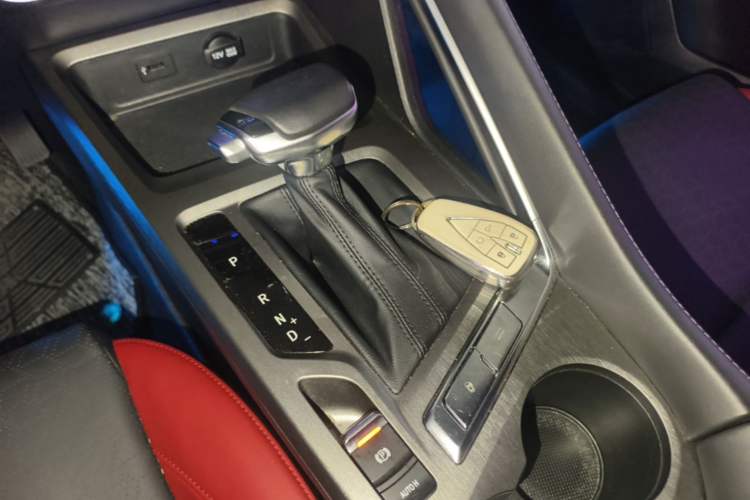 Used CHANGAN CS35PLUS 2021 Revised Version Blue Whale NE 1.4T DCT Luxury Edition Gear Lever