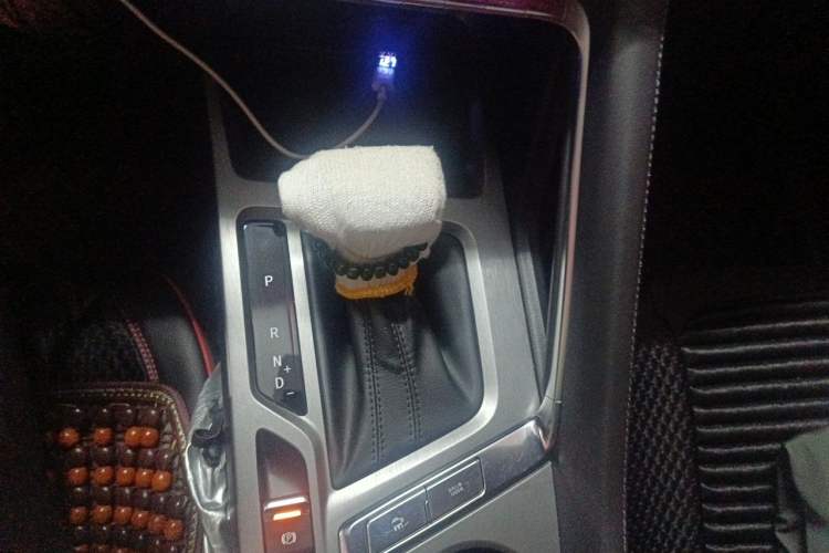 Used CHANGAN CS35PLUS 2021 Revised Version Blue Whale NE 1.4T DCT Prestige Edition Gear Lever