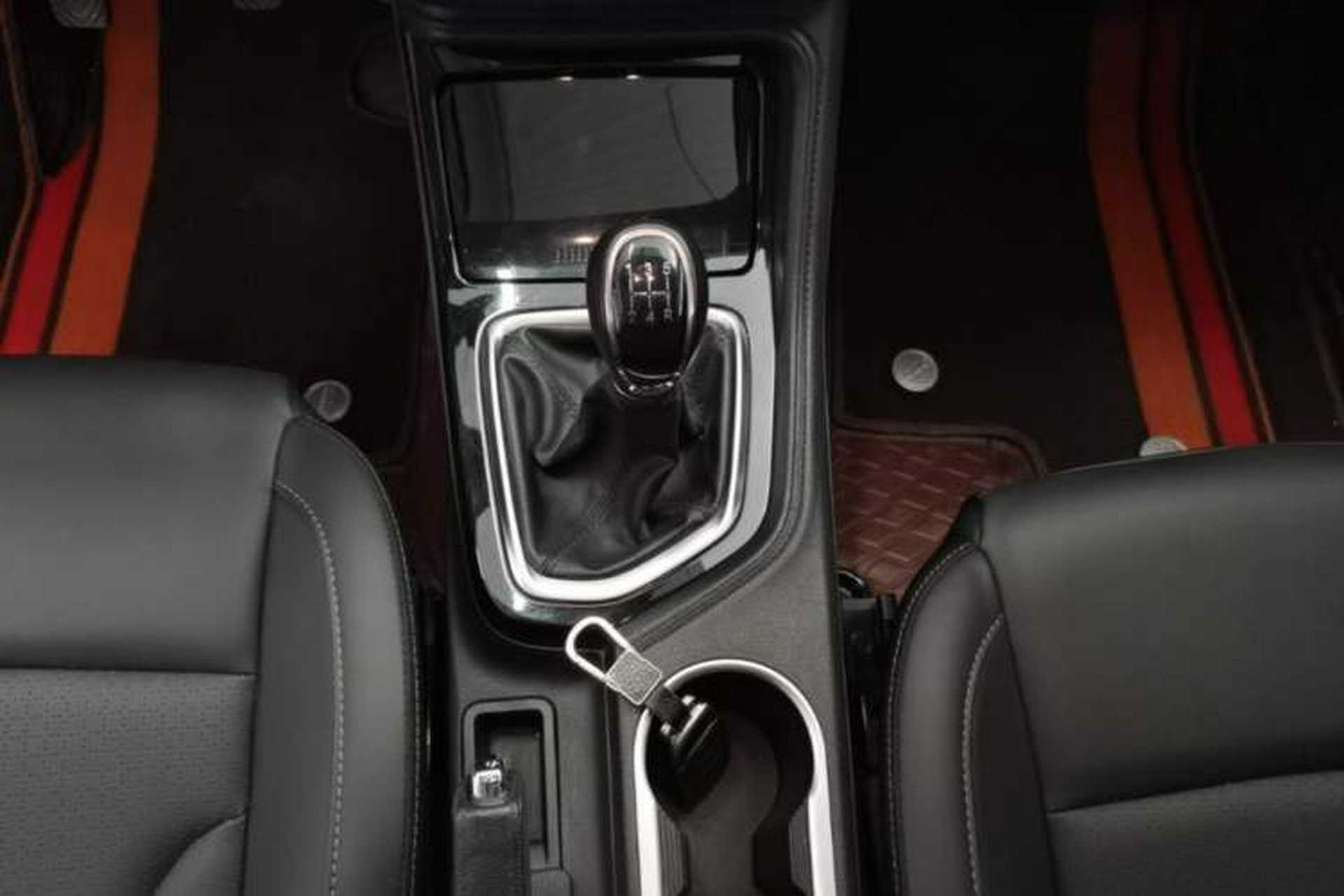 Used CHANGAN CS35PLUS 2021 Honor Million Edition 1.6L Manual Luxury Model Gear Lever