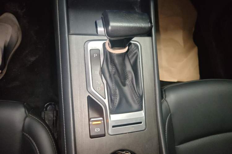 Used CHANGAN CS35PLUS 2021 Honor Million Edition 1.6L CVT Elite Model Gear Lever