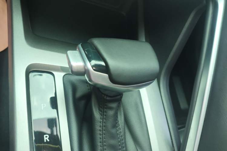 Used CHANGAN CS35PLUS 2021 Blue Whale NE 1.4T DCT Prestige Model Gear Lever