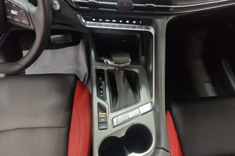 Used CHANGAN CS35PLUS 2021 Blue Whale NE 1.4T DCT Luxury Model Gear Lever