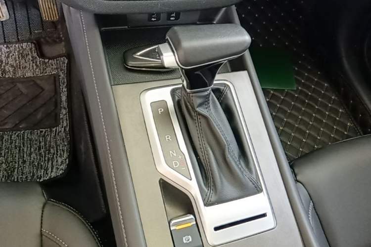 Used CHANGAN CS35PLUS 2021 Honor Million Edition 1.6L CVT Elite Model Gear Lever