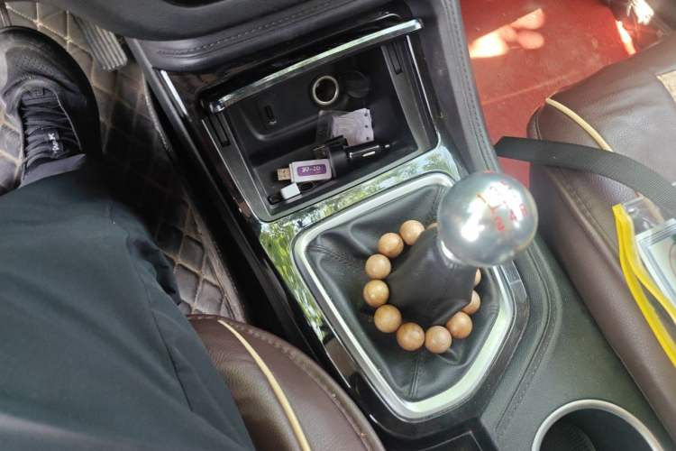 Used CHANGAN CS35PLUS 2021 Honor Million Edition 1.6L Manual Luxury Model Gear Lever