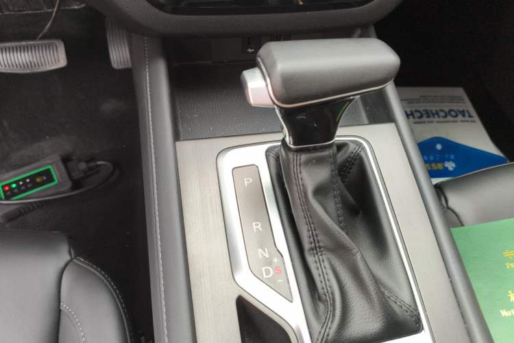Used CHANGAN CS35PLUS 2021 Honor Million Edition 1.6L CVT Elite Model Gear Lever