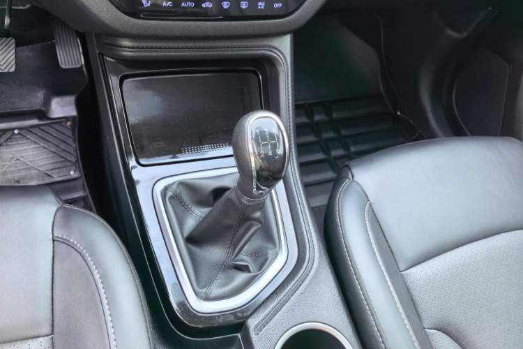 Used CHANGAN CS35PLUS 2021 Honor Million Edition 1.6L Manual Luxury Model Gear Lever