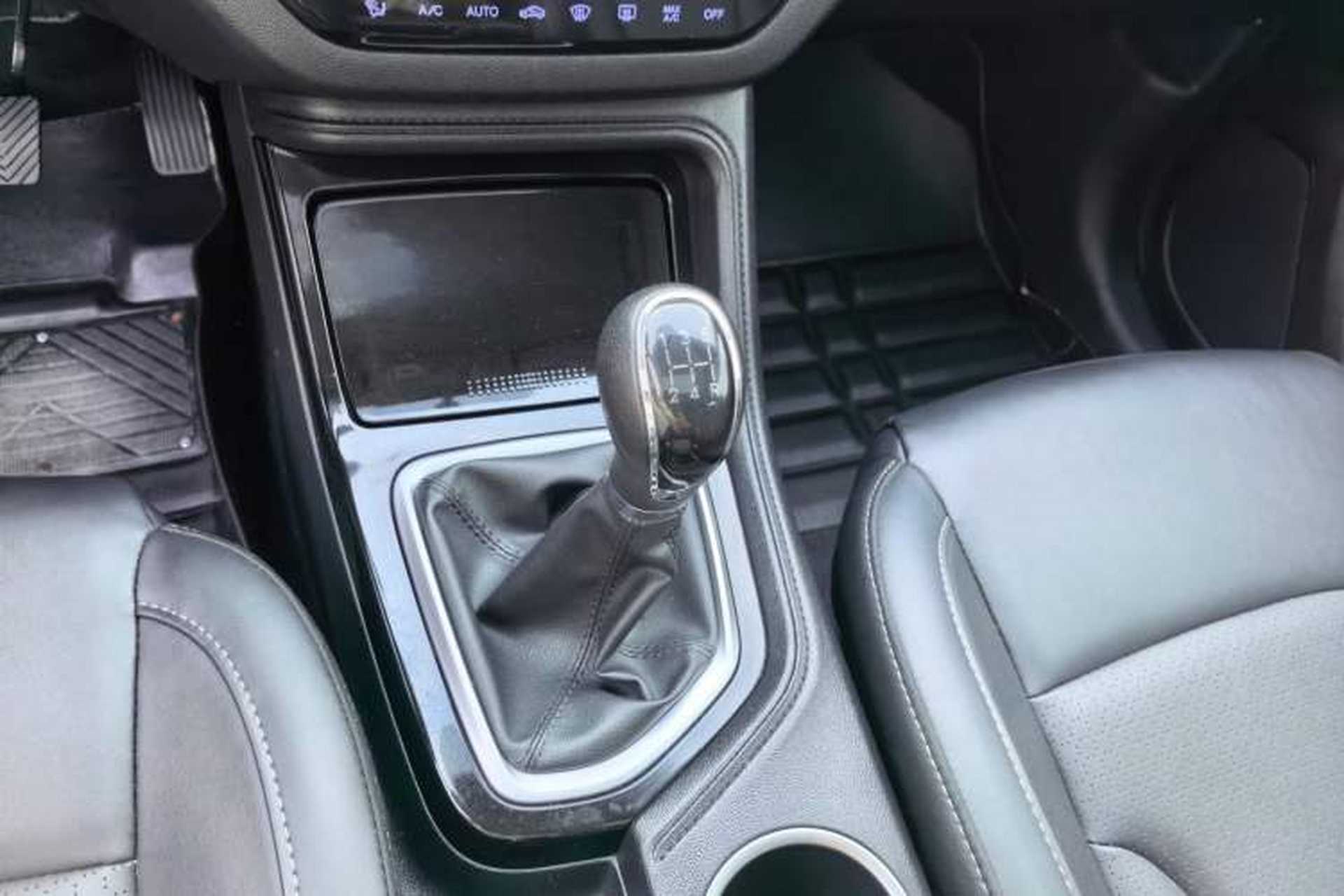 Used CHANGAN CS35PLUS 2021 Honor Million Edition 1.6L Manual Luxury Model Gear Lever