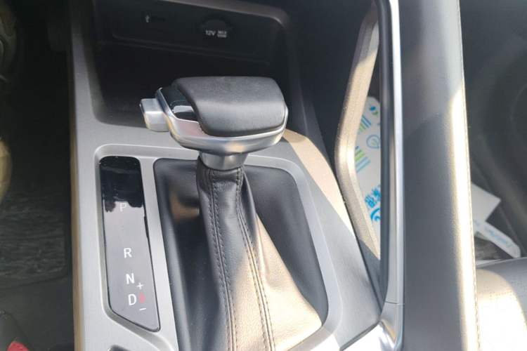 Used CHANGAN CS35PLUS 2021 Blue Whale NE 1.4T DCT Prestige Model Gear Lever