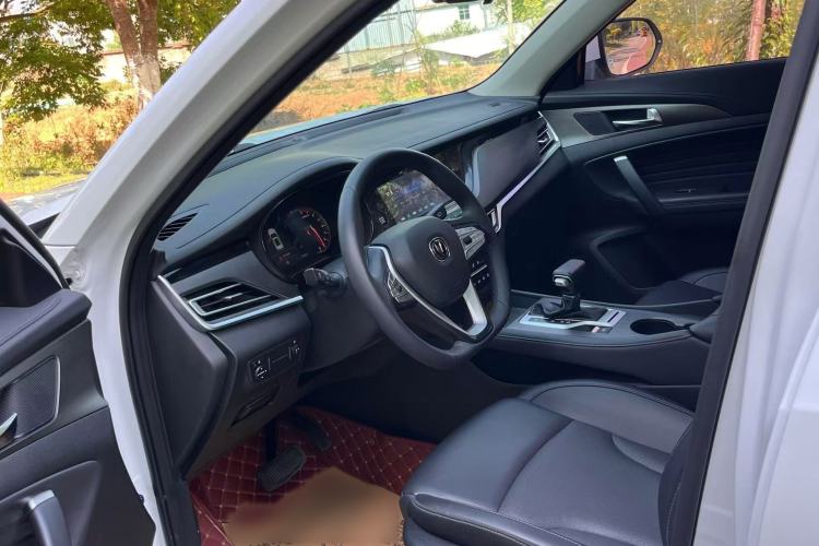 Used CHANGAN CS35PLUS 2021 Honor Million Edition 1.6L CVT Luxury Model Interior 1