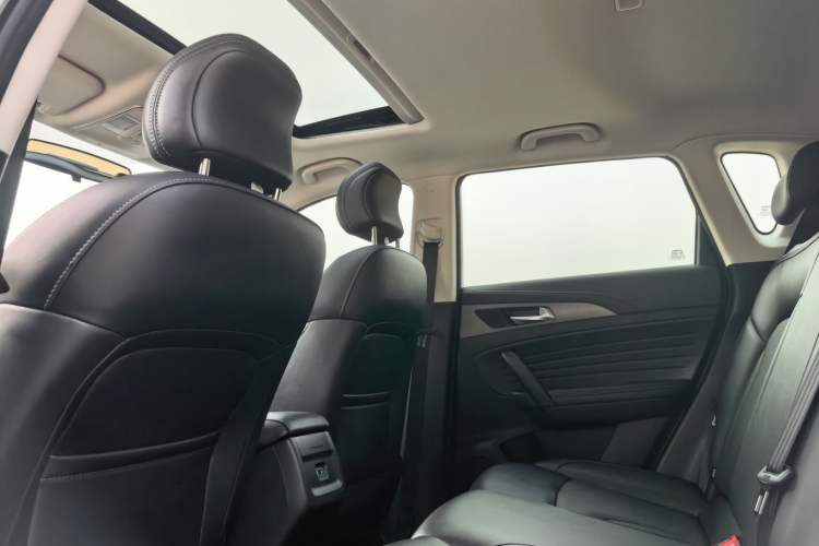 Used CHANGAN CS35PLUS 2021 Honor Million Edition 1.6L Manual Luxury Model Interior 1